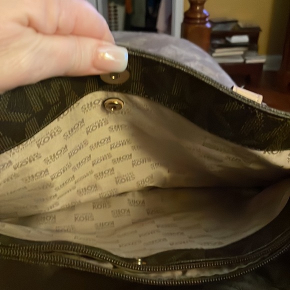 Michael Kors pleather shoulder bag - Picture 5 of 9